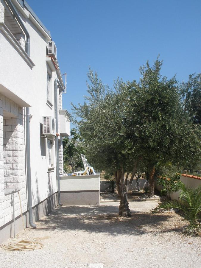 Apartments Jurkovic Grebastica Bagian luar foto