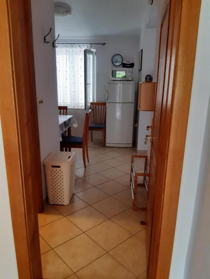 Apartments Jurkovic Grebastica Bagian luar foto